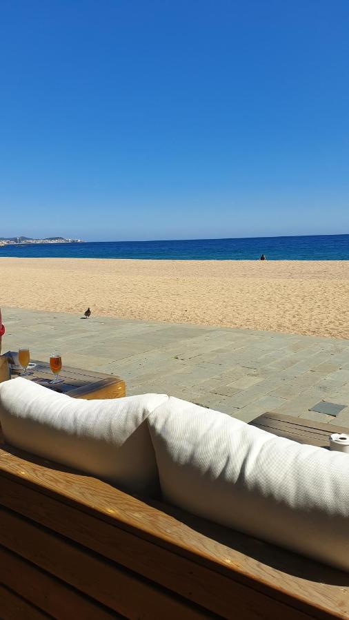 Les Vagues Au Balcon Appartamento Empuriabrava Esterno foto